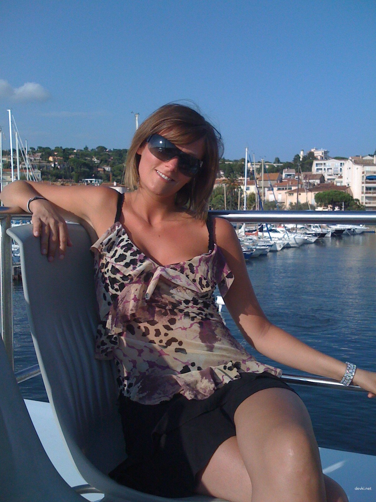 Hot Amateur Girl on Vacation - Explicit Nude Photos