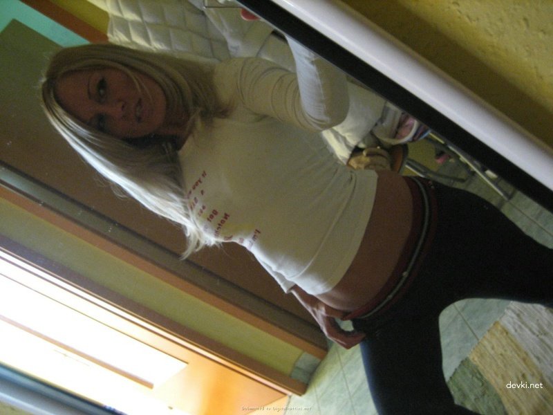Hot Blonde Flashing Boobs - Explicit Amateur Photo