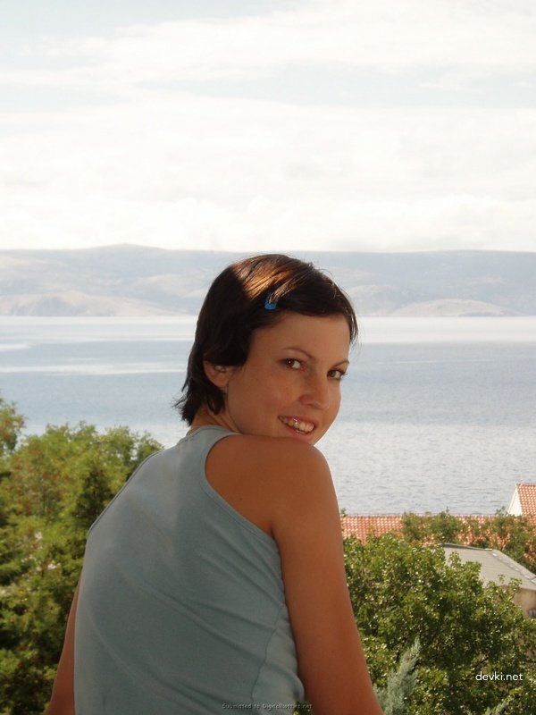 Intense Homemade Sex: Amateur Porn Photo Shoot with Explicit Action