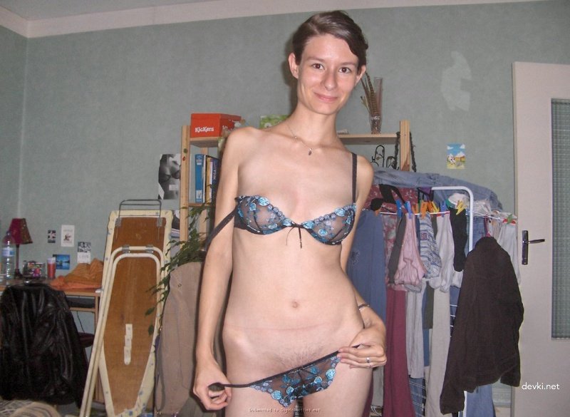 Rough Home Fuck: Amateur Guy Dominates His Slut as He Pleases