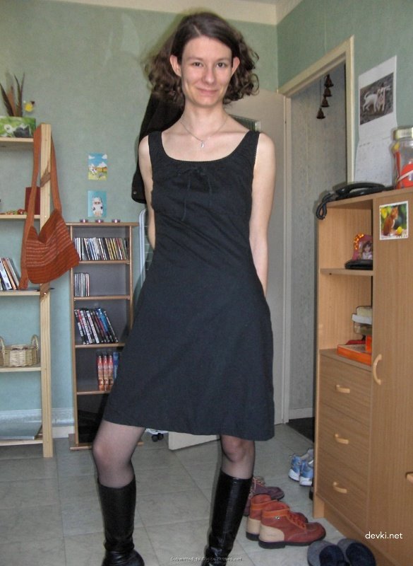 Rough Home Fuck: Amateur Guy Dominates His Slut as He Pleases