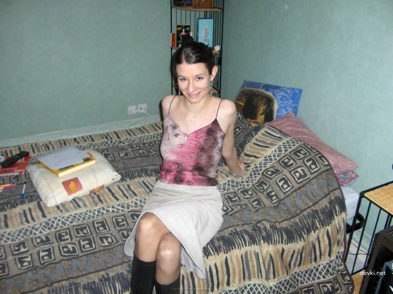 Rough Home Fuck: Amateur Guy Dominates His Slut as He Pleases