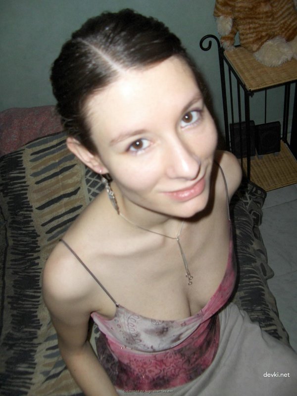 Rough Home Fuck: Amateur Guy Dominates His Slut as He Pleases