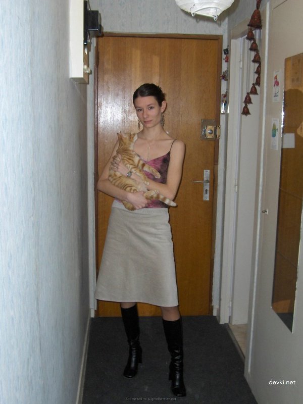 Rough Home Fuck: Amateur Guy Dominates His Slut as He Pleases