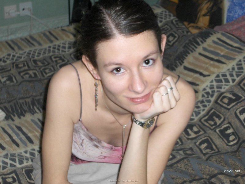 Rough Home Fuck: Amateur Guy Dominates His Slut as He Pleases