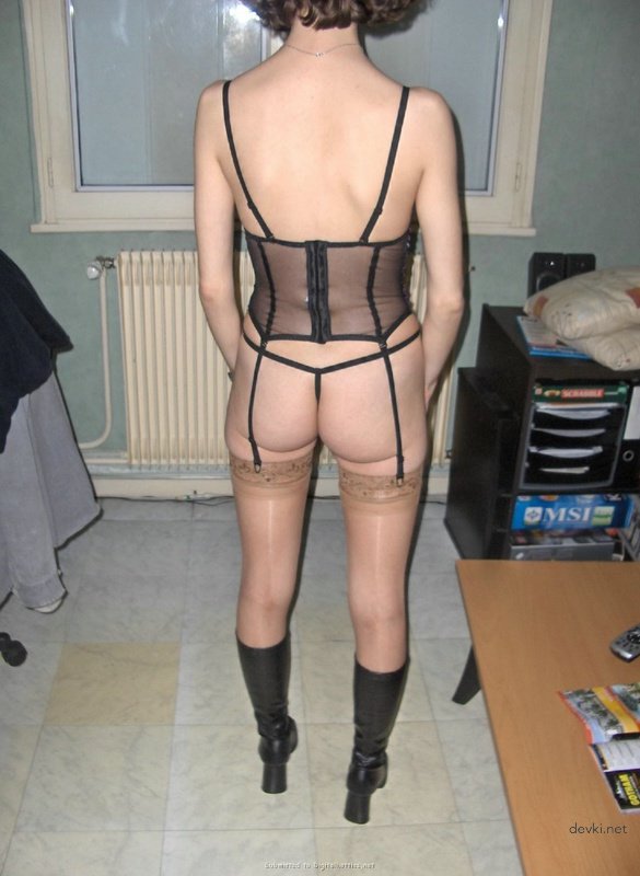 Rough Home Fuck: Amateur Guy Dominates His Slut as He Pleases