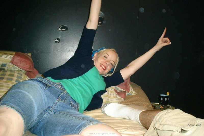 Close-Up Amateur Pussy in Action - Explicit Homemade Porn Shot