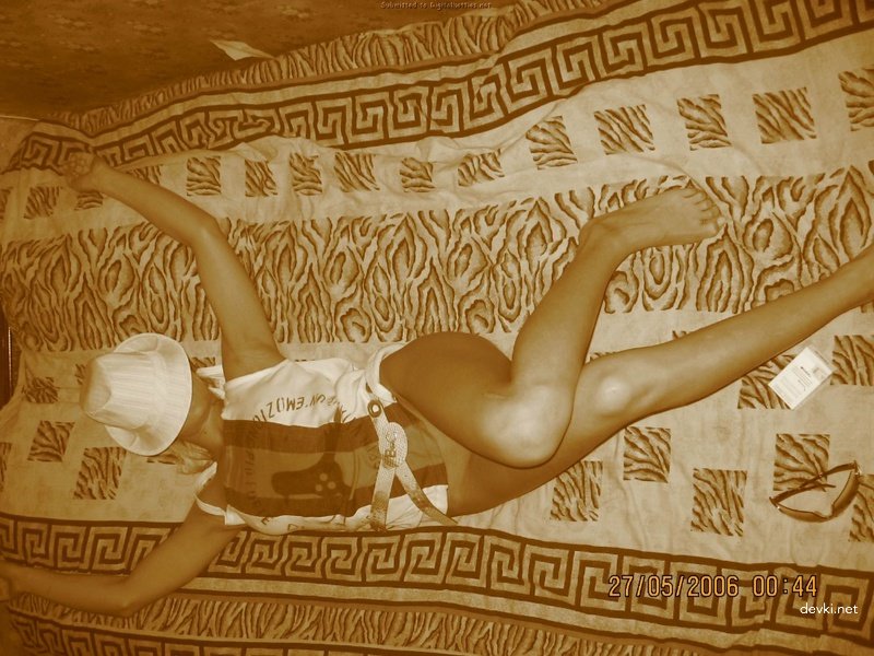 Drunk Russian Girl Fucked Outdoors - Amateur Porn Photo