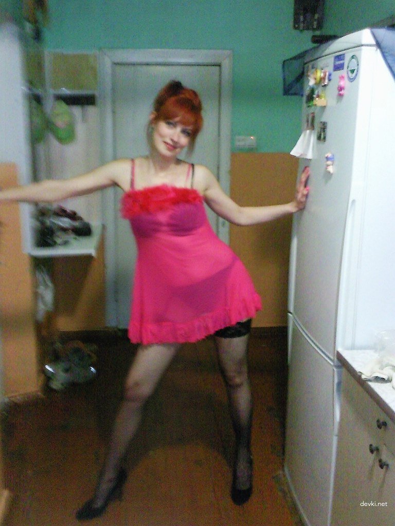 Explicit Amateur Photo: Friend's Wife Exposed!