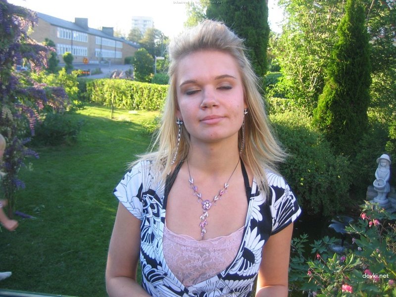 Innovative Sex: Amateur Guy Gets Creative with His Girl in Explicit Porn Photos