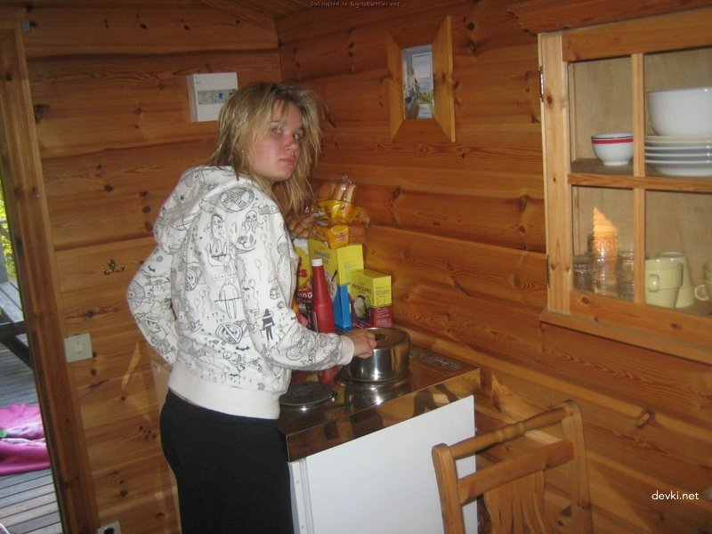 Innovative Sex: Amateur Guy Gets Creative with His Girl in Explicit Porn Photos