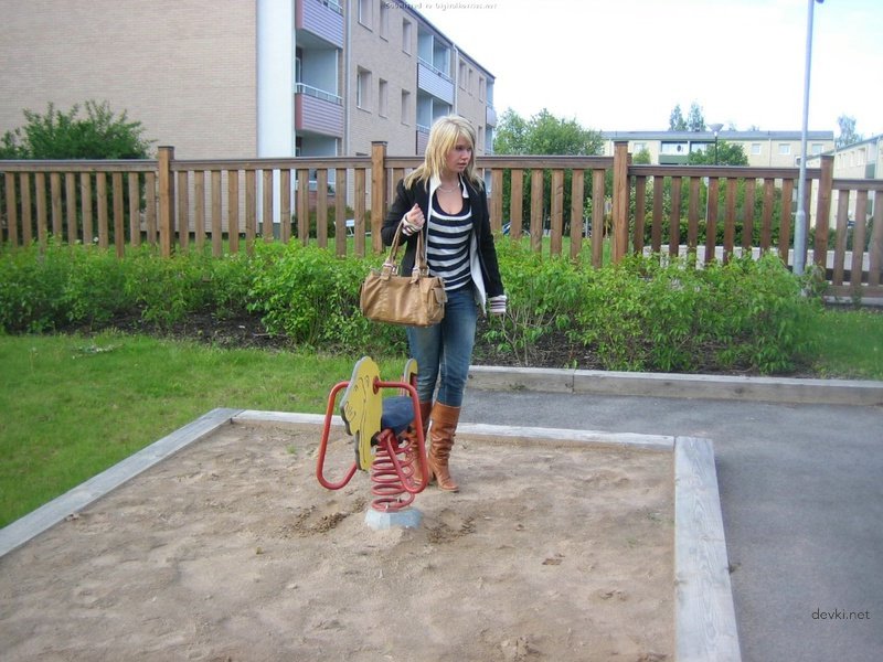 Innovative Sex: Amateur Guy Gets Creative with His Girl in Explicit Porn Photos