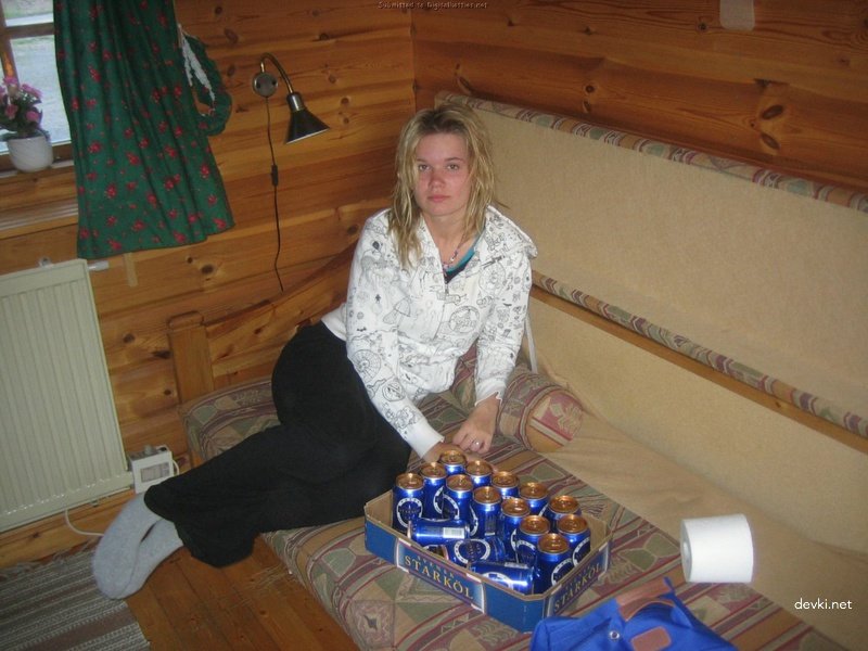 Innovative Sex: Amateur Guy Gets Creative with His Girl in Explicit Porn Photos