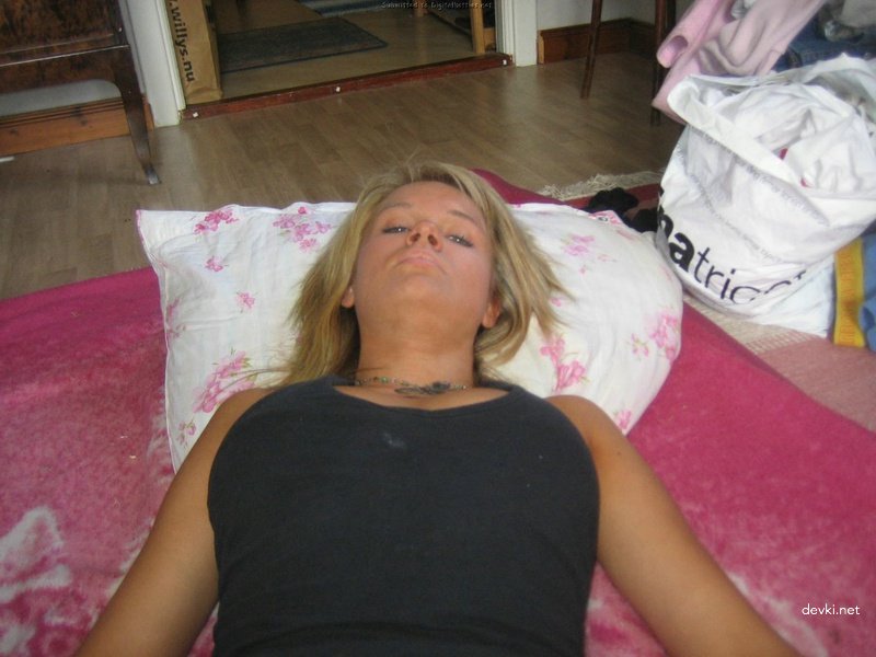 Innovative Sex: Amateur Guy Gets Creative with His Girl in Explicit Porn Photos