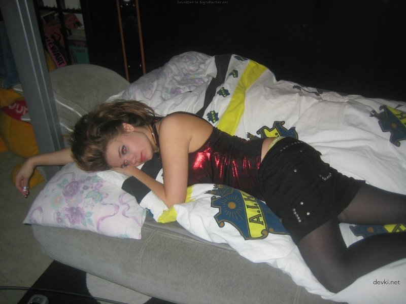 Innovative Sex: Amateur Guy Gets Creative with His Girl in Explicit Porn Photos