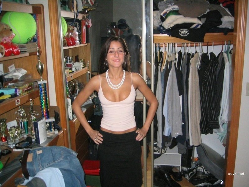 Hot Armenian Babe with Juicy Pussy in Homemade Porn Pics