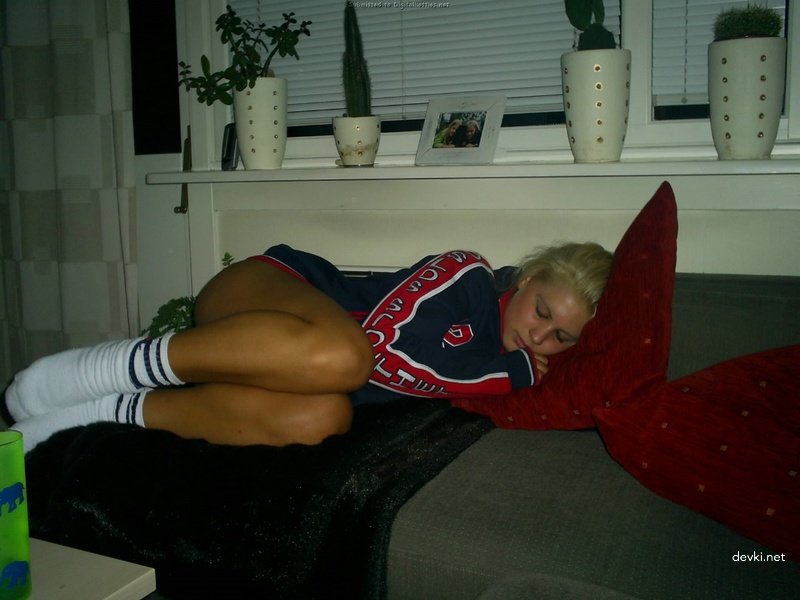 Teen Girl's Anal Stretching Session - Explicit Amateur Porn Photos