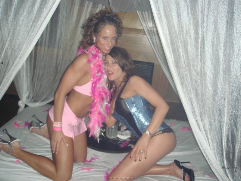 Club Pickup: Man Fucks Two Sluts - Amateur Porn Photo