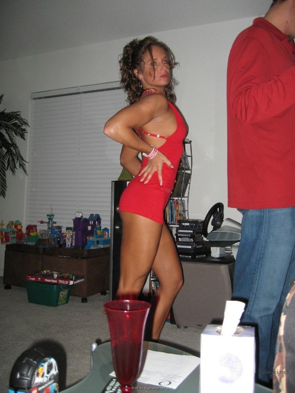 Club Pickup: Man Fucks Two Sluts - Amateur Porn Photo