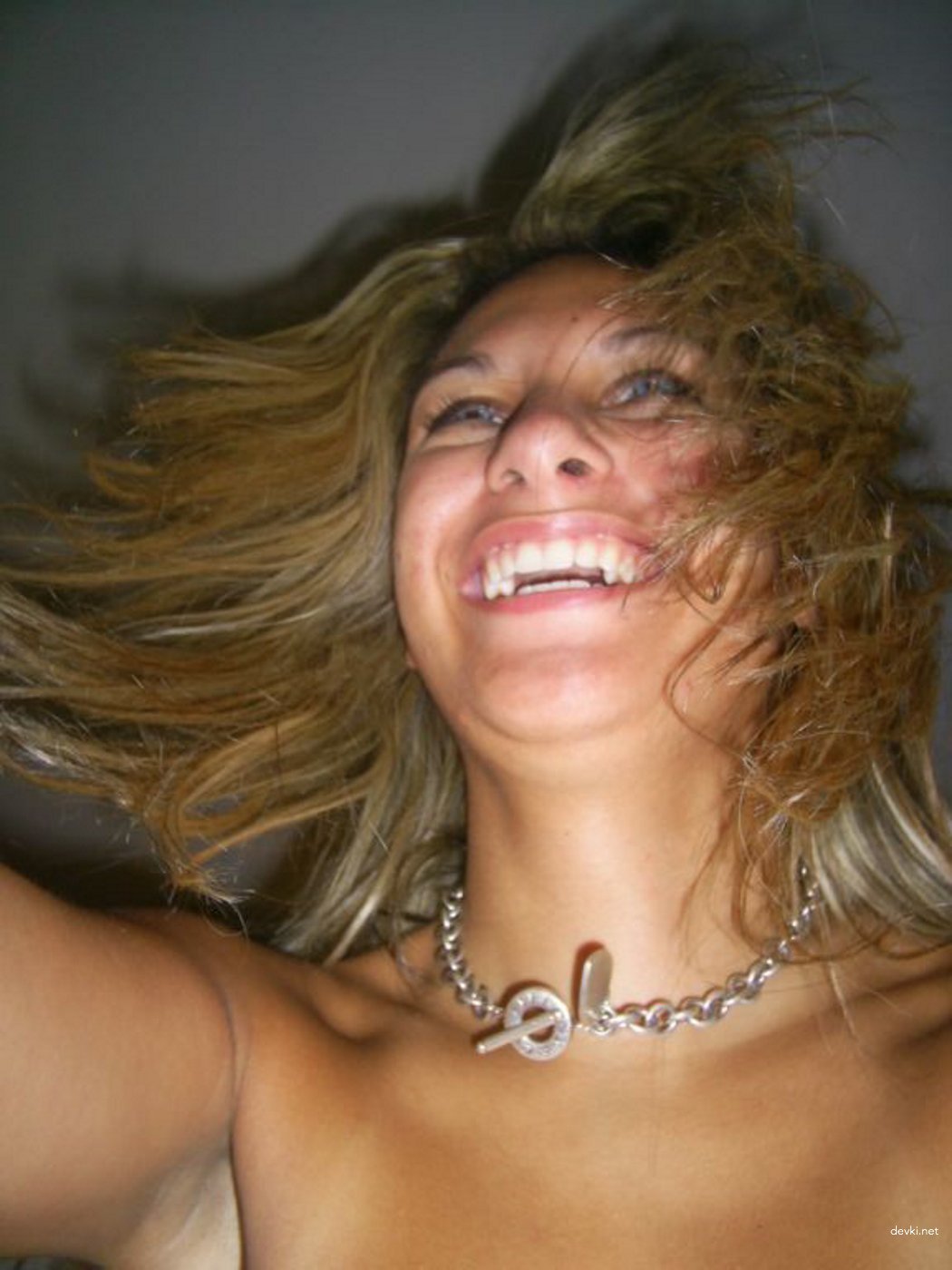 Sexy Girl Loves Posing Naked: Amateur Porn Photos