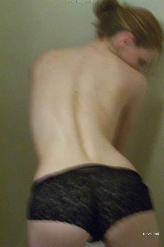 Skinny Redhead Girl Shows Off Her Pierogi - Amateur Explicit Photo