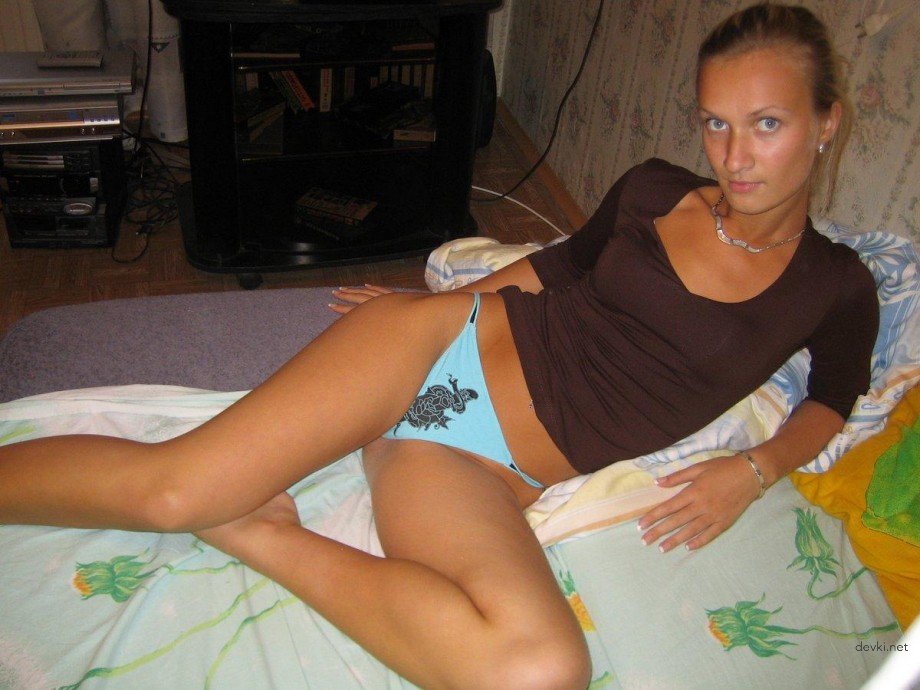 Hot Amateur Teen Girl Homemade Porn Pics - Explicit XXX Photos