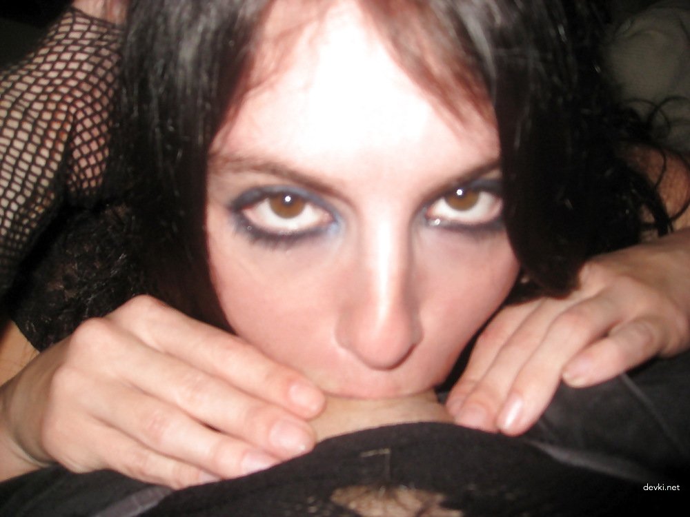 Amateur Girlfriend Deepthroat Blowjob and Hardcore Fuck