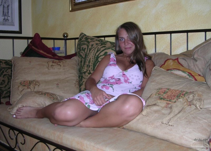 Explicit Personal Photos of Young Couple - Amateur XXX Pics