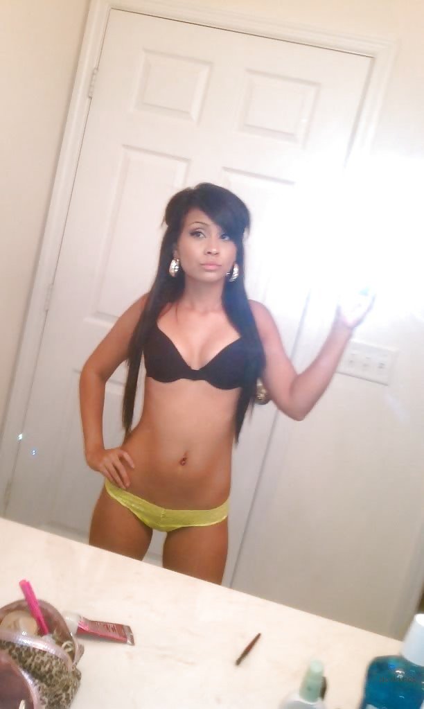 Sexy Girl Poses Seductively - Amateur Explicit Photo