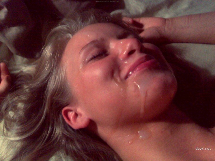 Facial and Oral Cumshots: Guys Ejaculating on Their Girls - Amateur Porn Photos