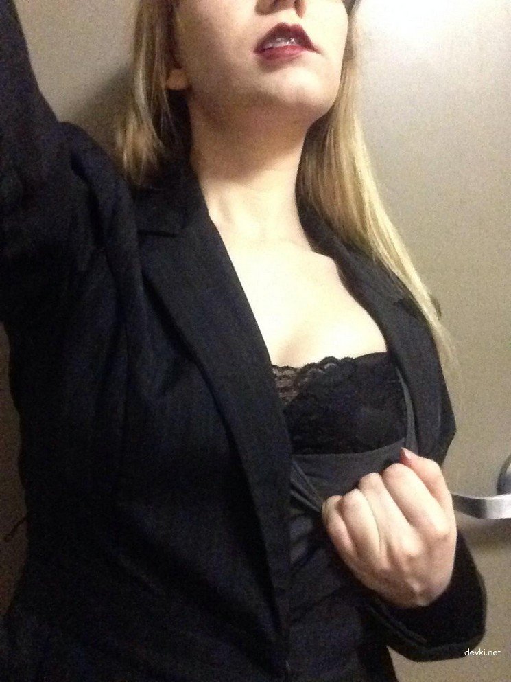 Young Blonde Babe Goes to Work with Anal Plug: Explicit Amateur Porn Photo