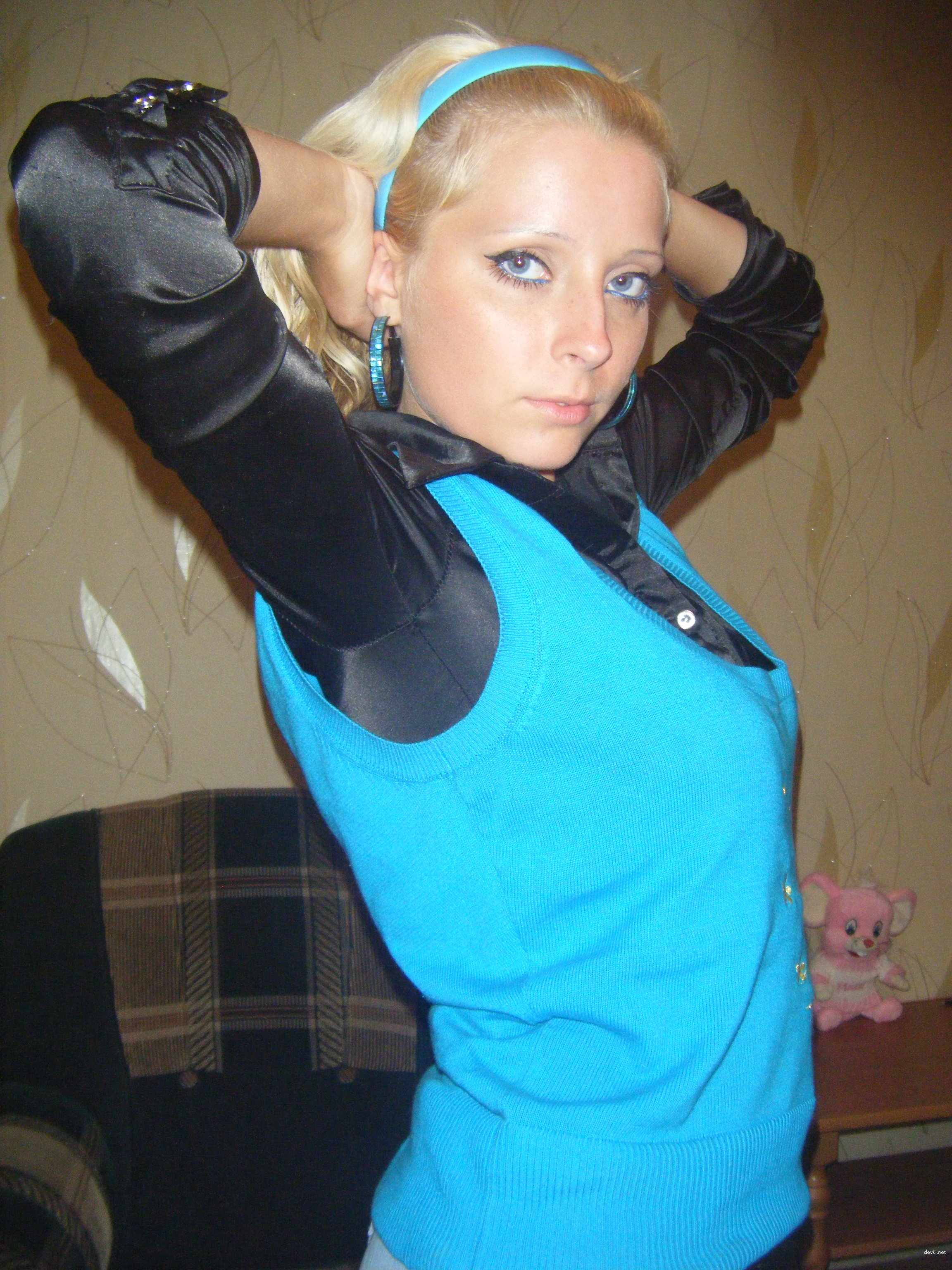 Amateur Teen Porn Pics: Explicit Homemade Girl-on-Girl Action