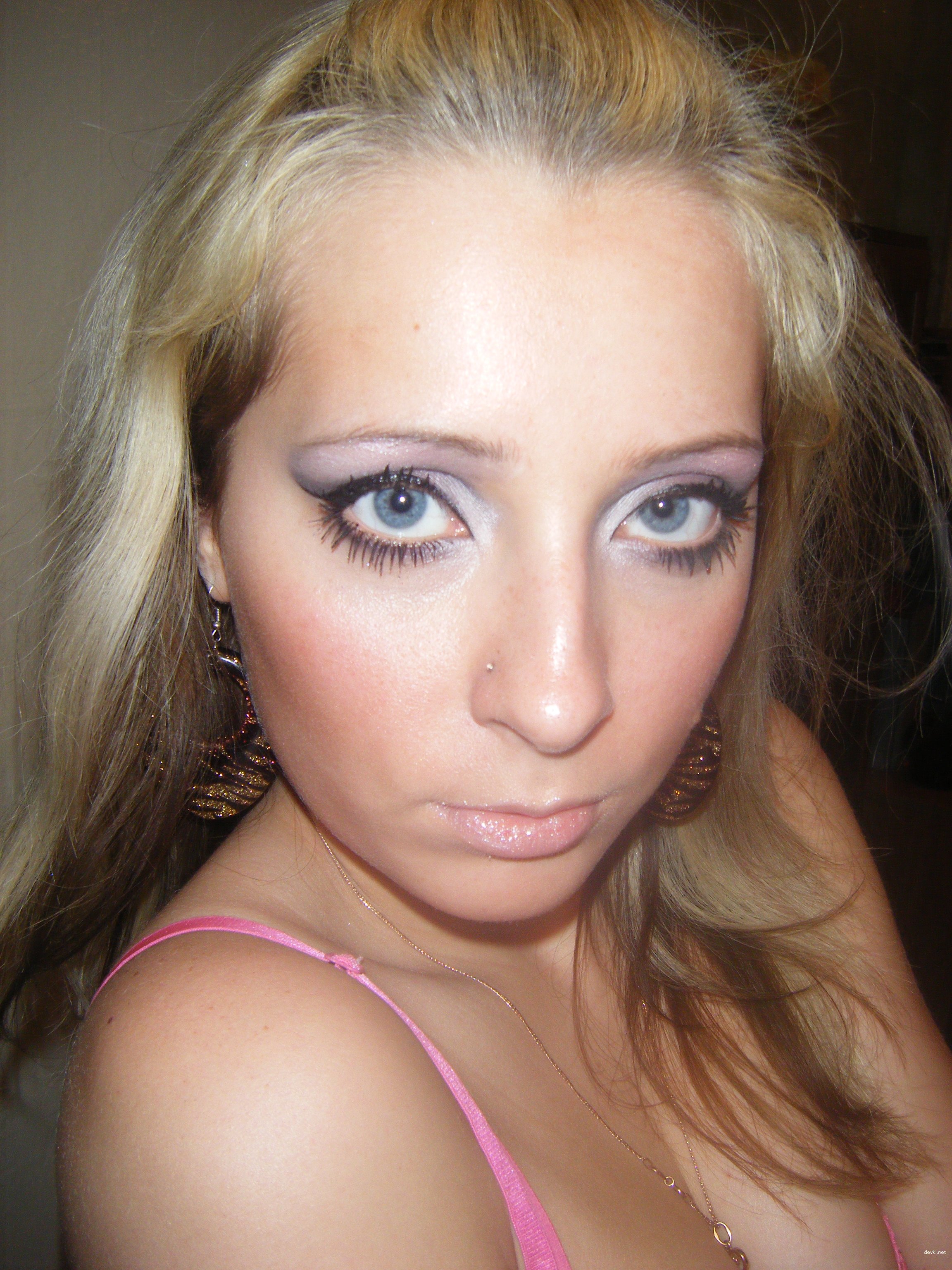 Amateur Teen Porn Pics: Explicit Homemade Girl-on-Girl Action