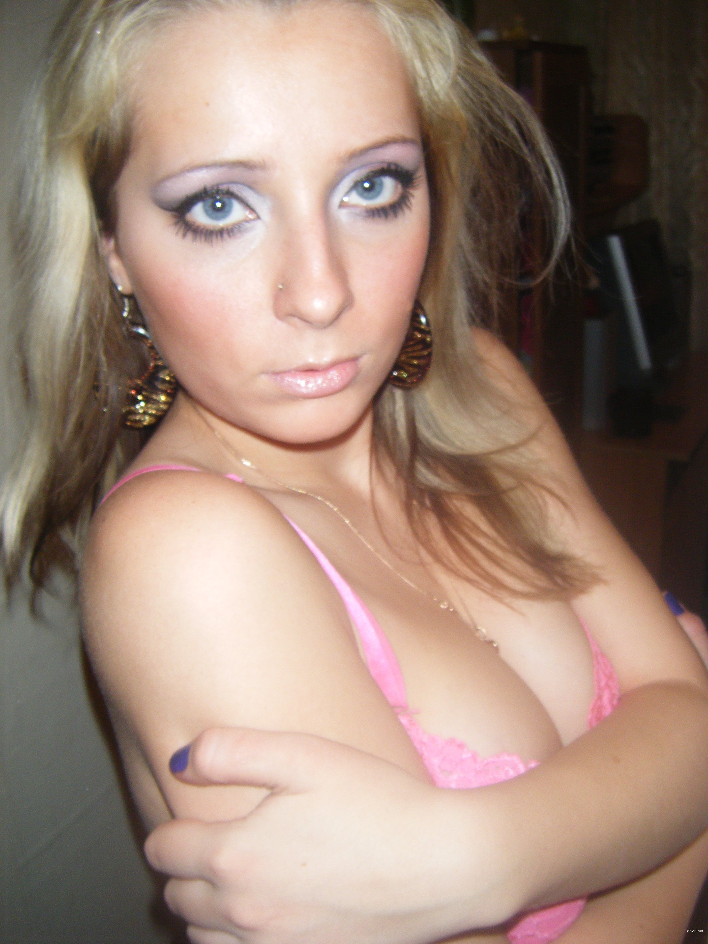 Amateur Teen Porn Pics: Explicit Homemade Girl-on-Girl Action