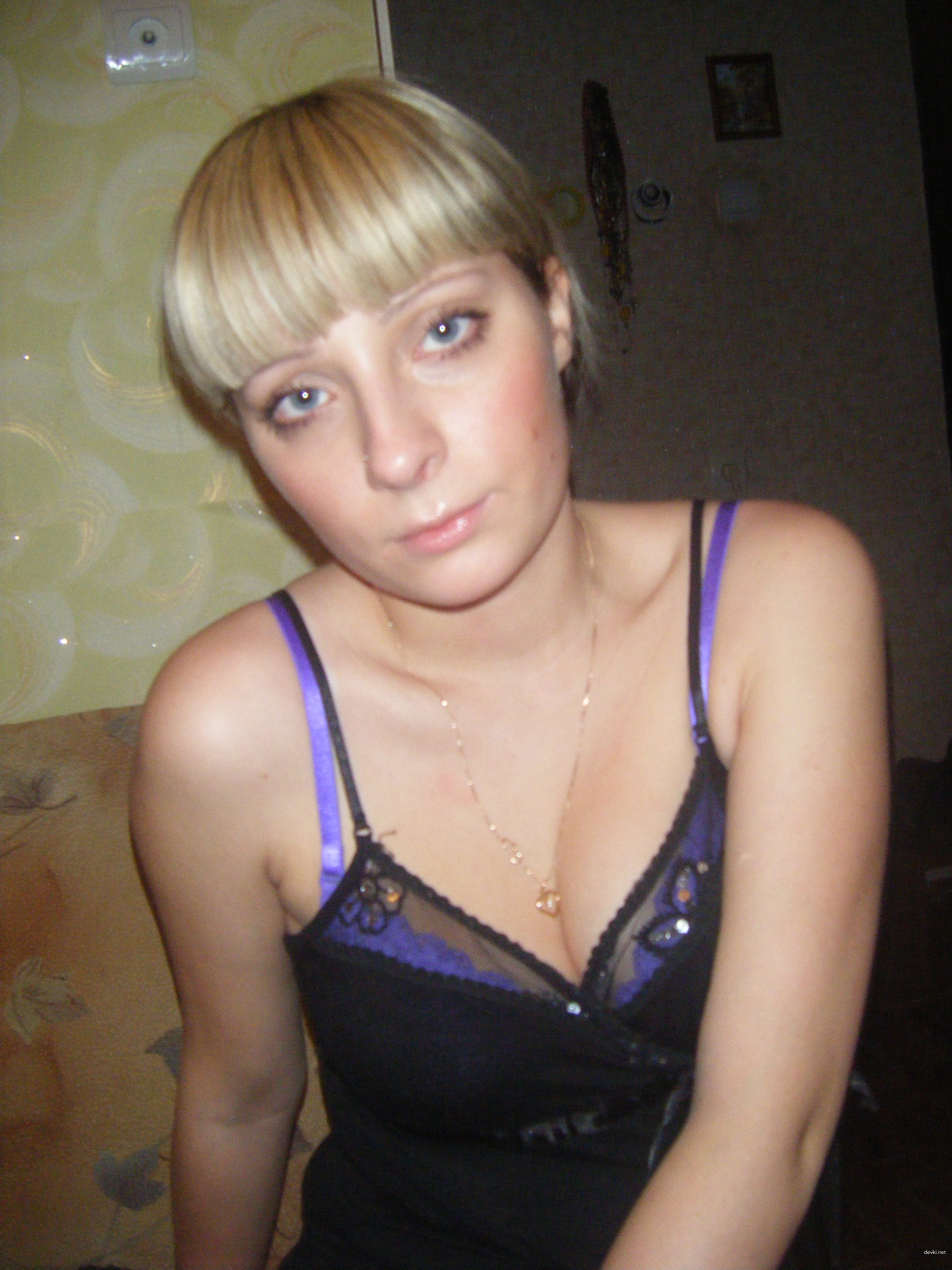 Amateur Teen Porn Pics: Explicit Homemade Girl-on-Girl Action