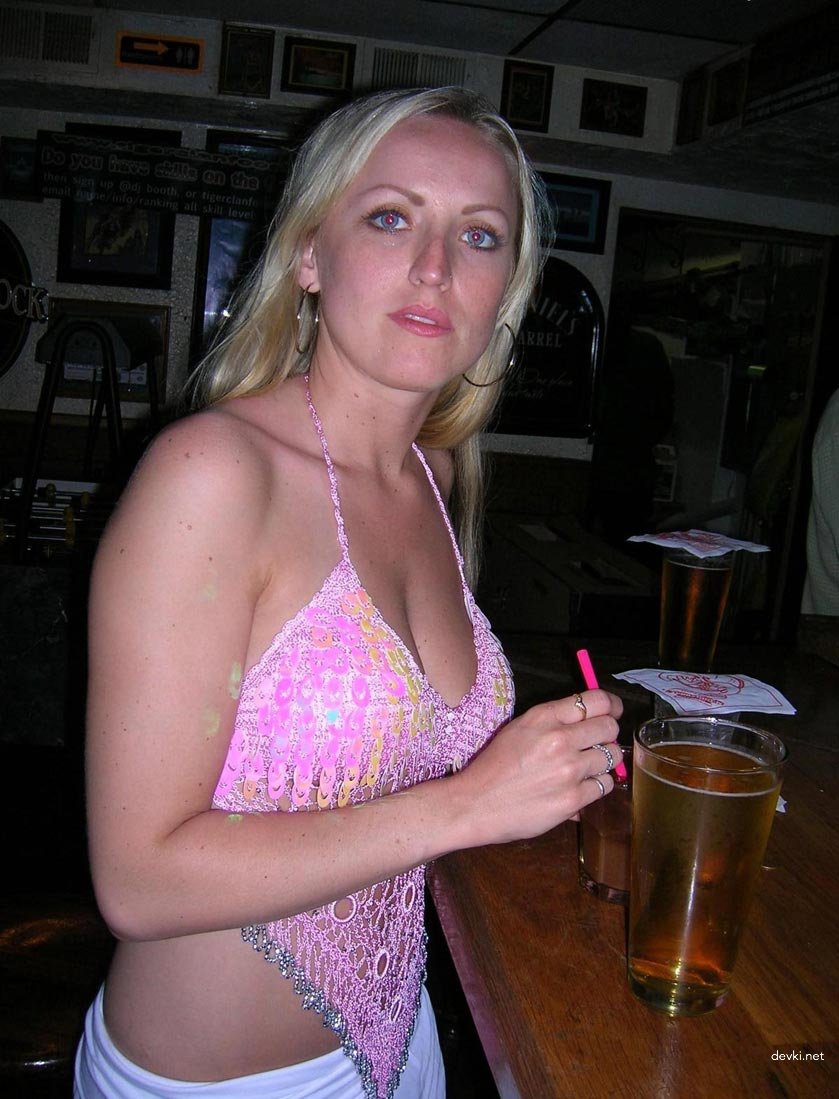 Amateur Wife Close-Up Porn: Explicit Photos of Horny Wives