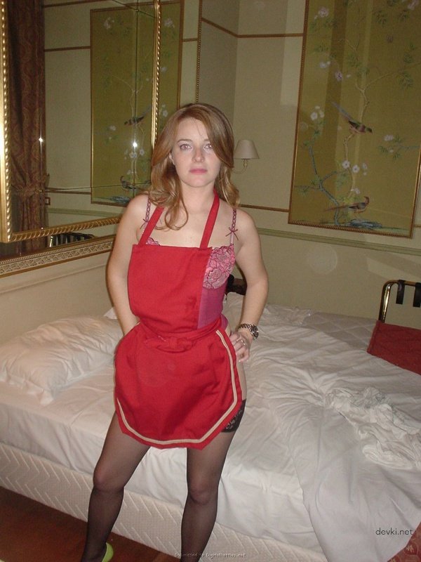 Amateur Slut with Stretched Holes: Explicit Porn Photos