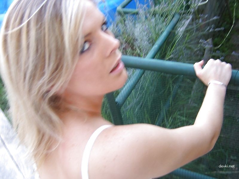 Wild Home Swinger Group Sex Photo - Explicit Amateur Porn Action