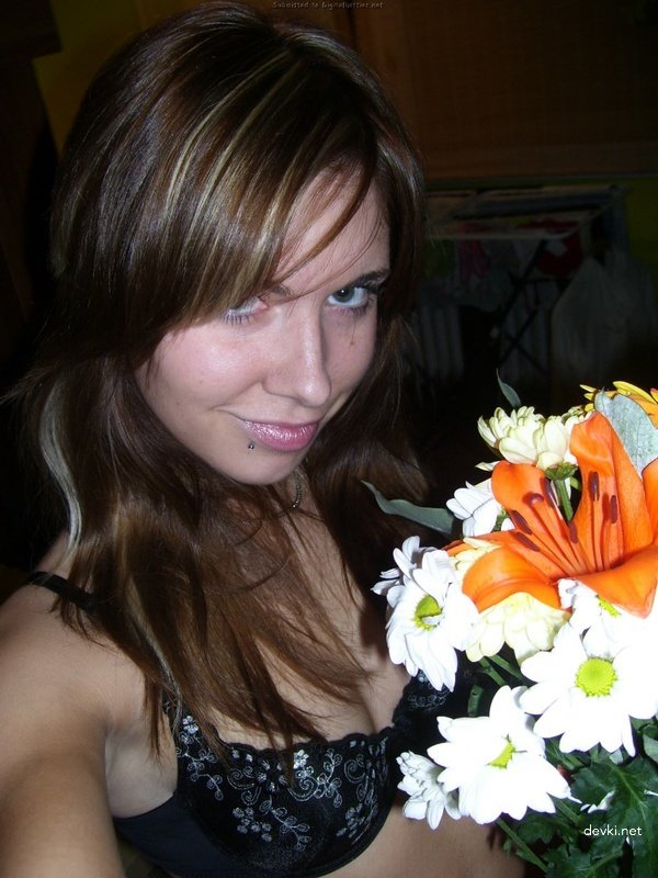 Hot Amateur Blowjob: Giving My Beauty a Mouthful