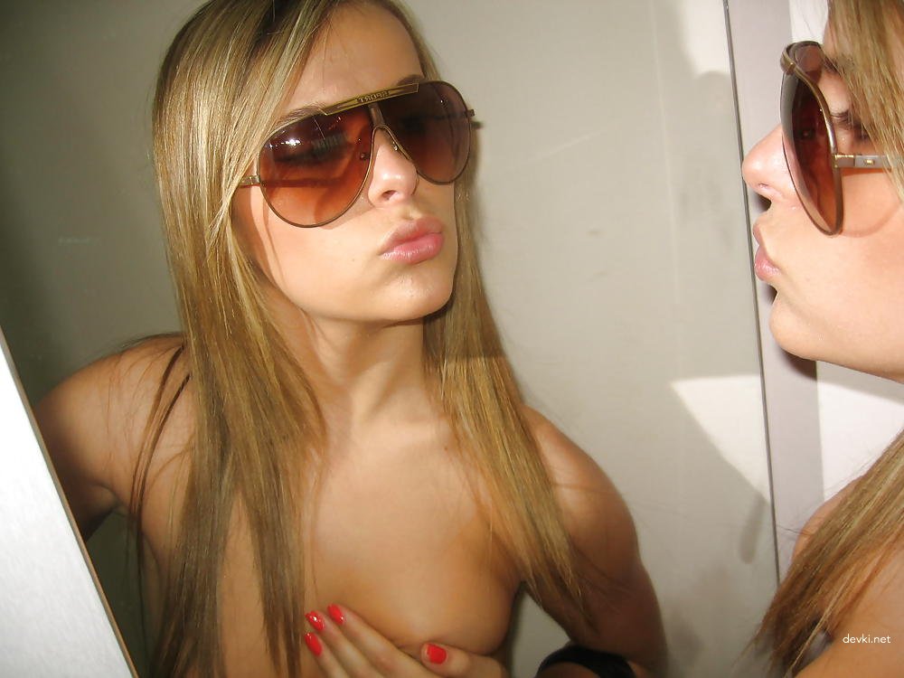 Hot Amateur Teen Porn: Cute Girl Gets Explicit in XXX Photos