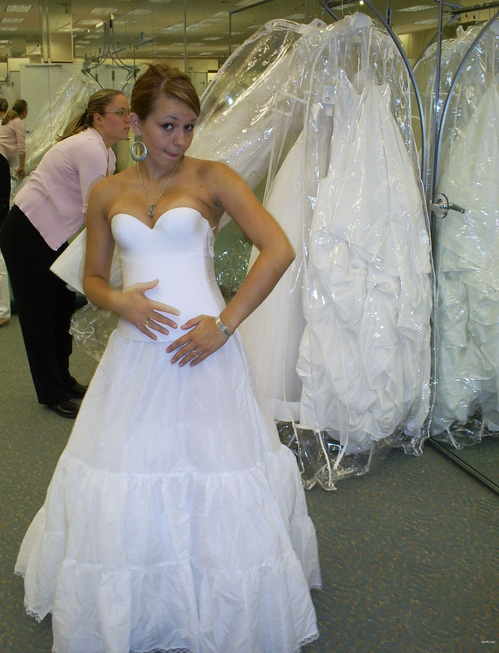 Explicit Amateur Porn Photos of Young Wife - Hot and Horny Homemade Sex Pics