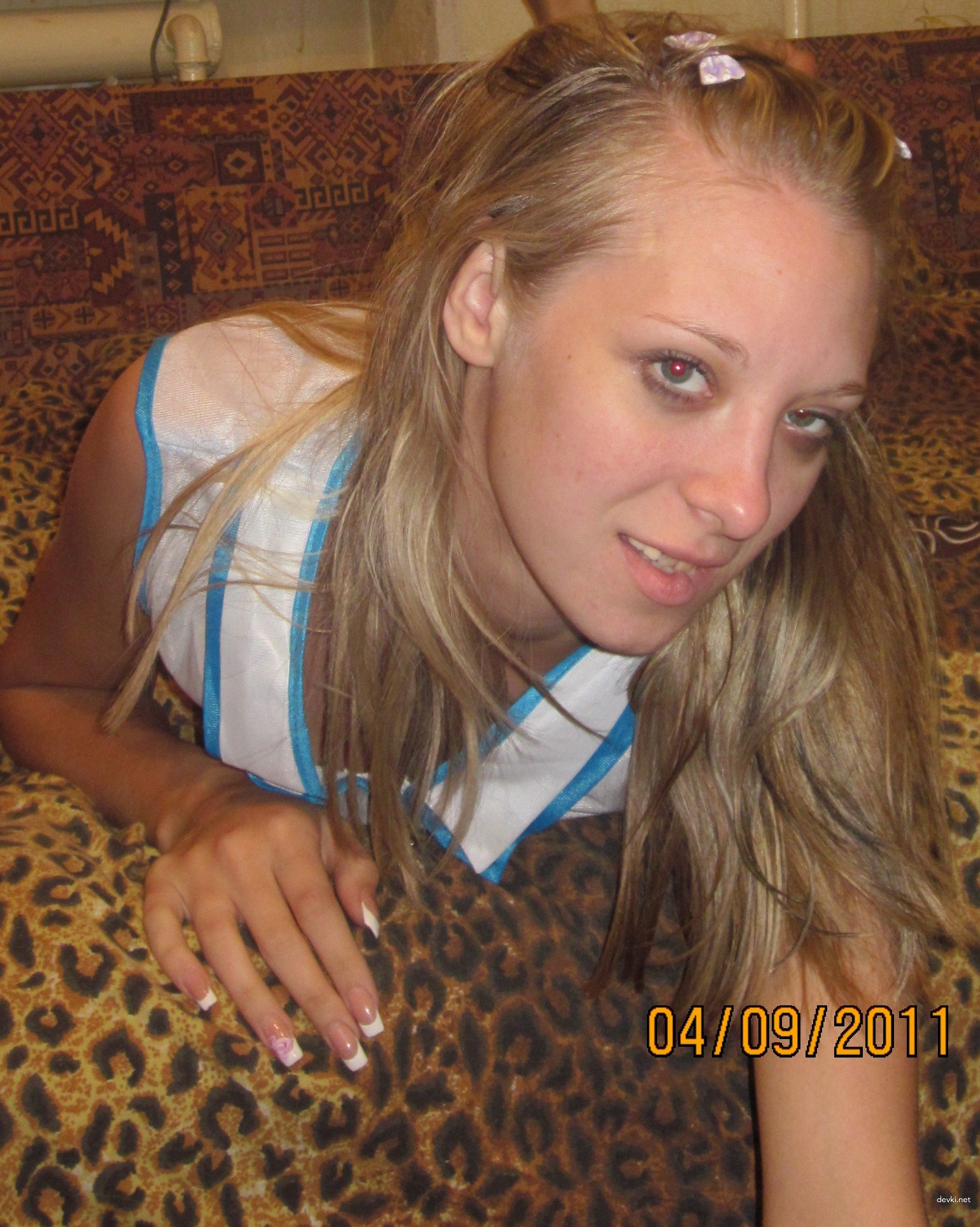 Intimate Amateur Girl Photos: Explicit and Uncensored Close-Up Shots of a Young Woman