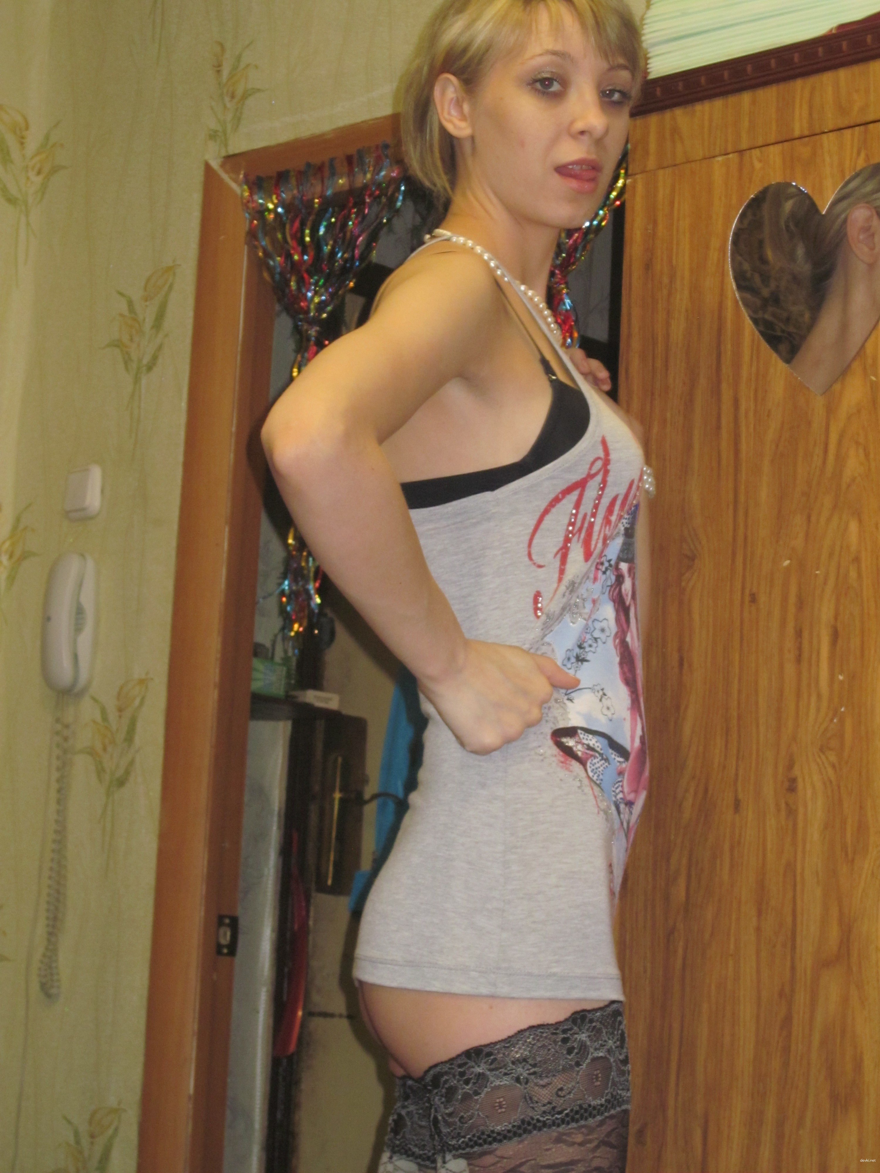 Intimate Amateur Girl Photos: Explicit and Uncensored Close-Up Shots of a Young Woman