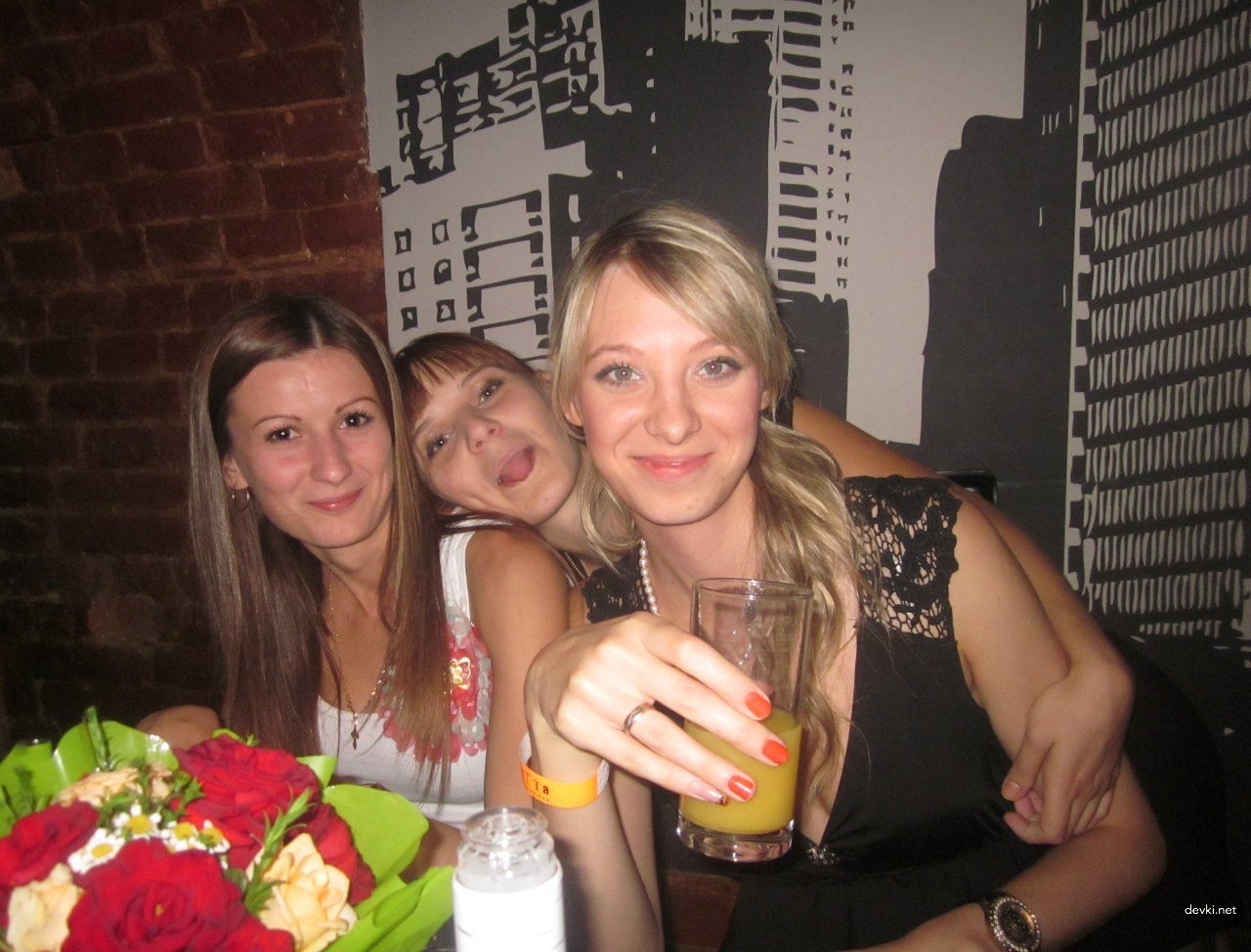 Intimate Amateur Girl Photos: Explicit and Uncensored Close-Up Shots of a Young Woman