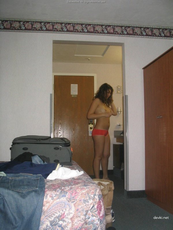 Intimate Close-Up Amateur Sex Photos: Couple Gets Explicit in High Definition