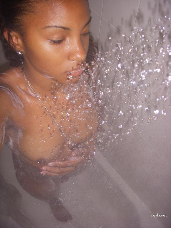 Amateur Mulatto Girl Showering - Explicit Nude Photo