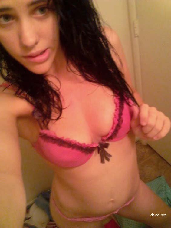 Private Shower Girl Amateur Photo: Explicit and Bold!