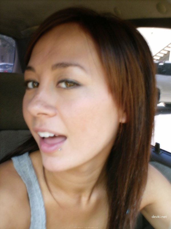 Boyfriend admires girlfriend's pussy and ass in amateur porn photo