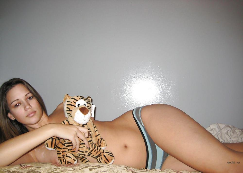 Sultry Amateur Babe with Big Tits - Explicit Photo Collection