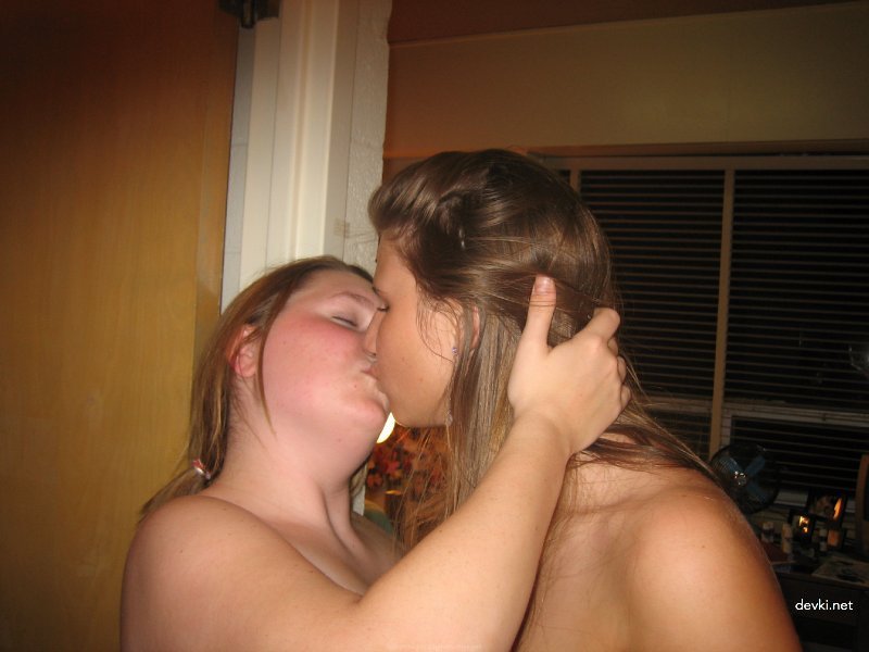 Amateur Friends Having Explicit Fun: Naughty Girls in Action!